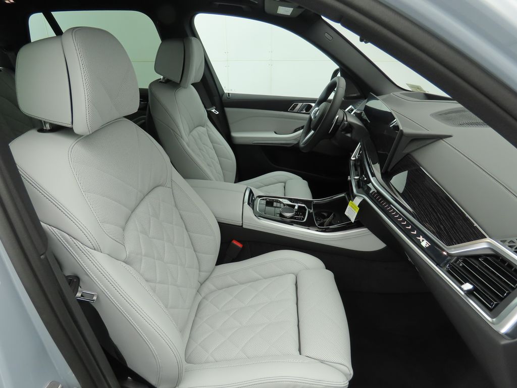 Thumbnail: 2026 BMW X5 - 21