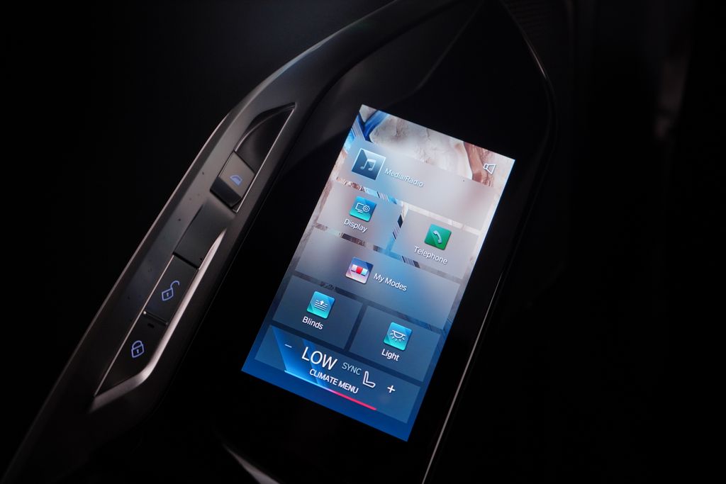 Thumbnail: 2025 BMW 7 Series - 12