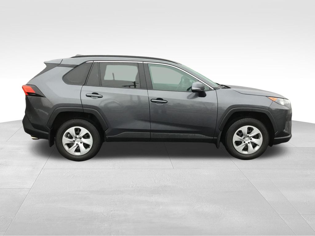 Thumbnail: 2021 Toyota RAV4 - 6
