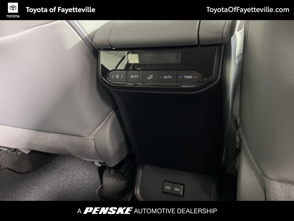 Thumbnail: 2026 Toyota Highlander - 18