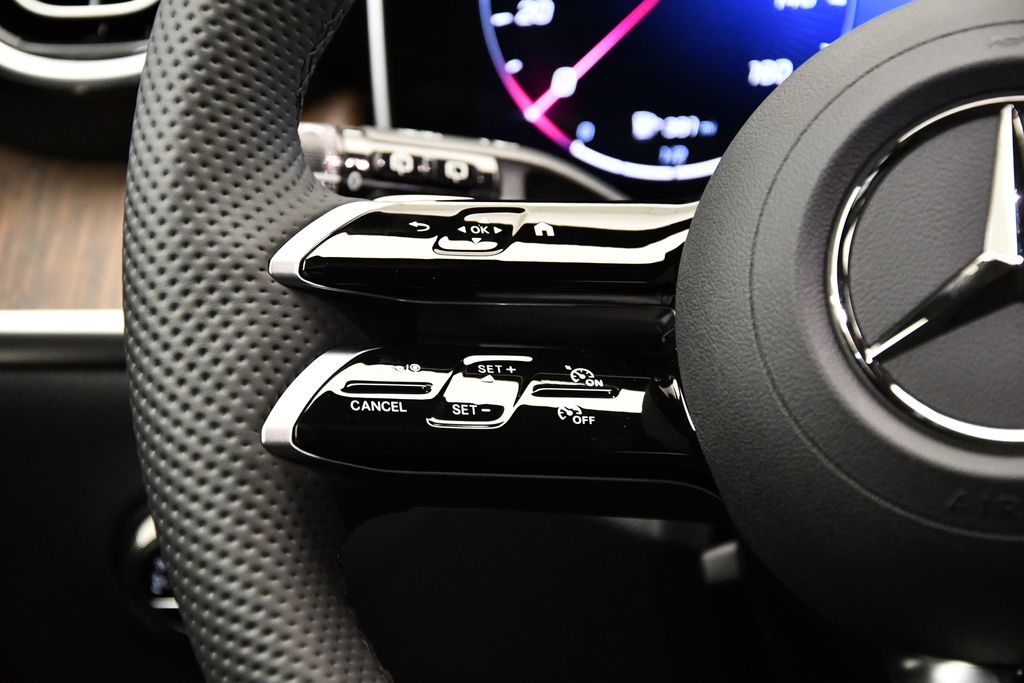 Thumbnail: 2025 Mercedes-Benz GLC - 21