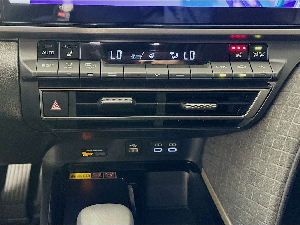 Thumbnail: 2025 Toyota Camry - 16