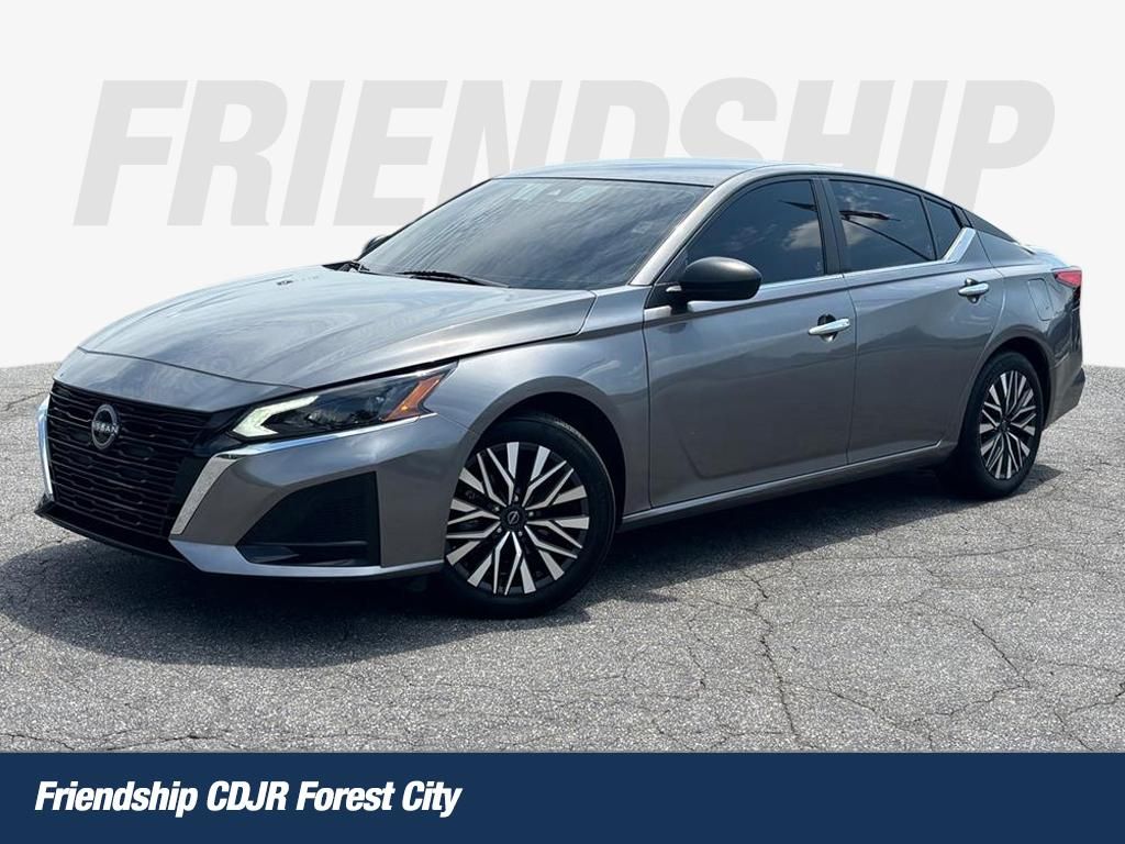 Gray (Gun Metallic) 2025 Nissan Altima 2.5 SV FWD Sedan Front-Wheel Drive Continuously Variable Transmission