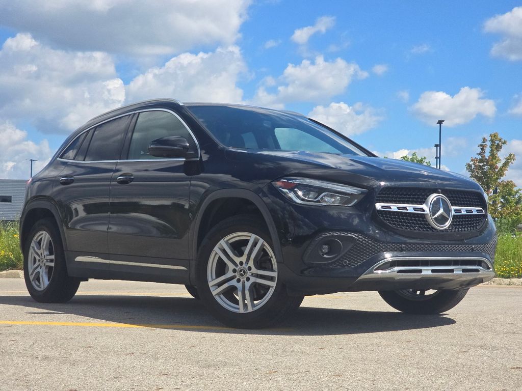 Used 2022 Black Mercedes-Benz GLA 250 image 2