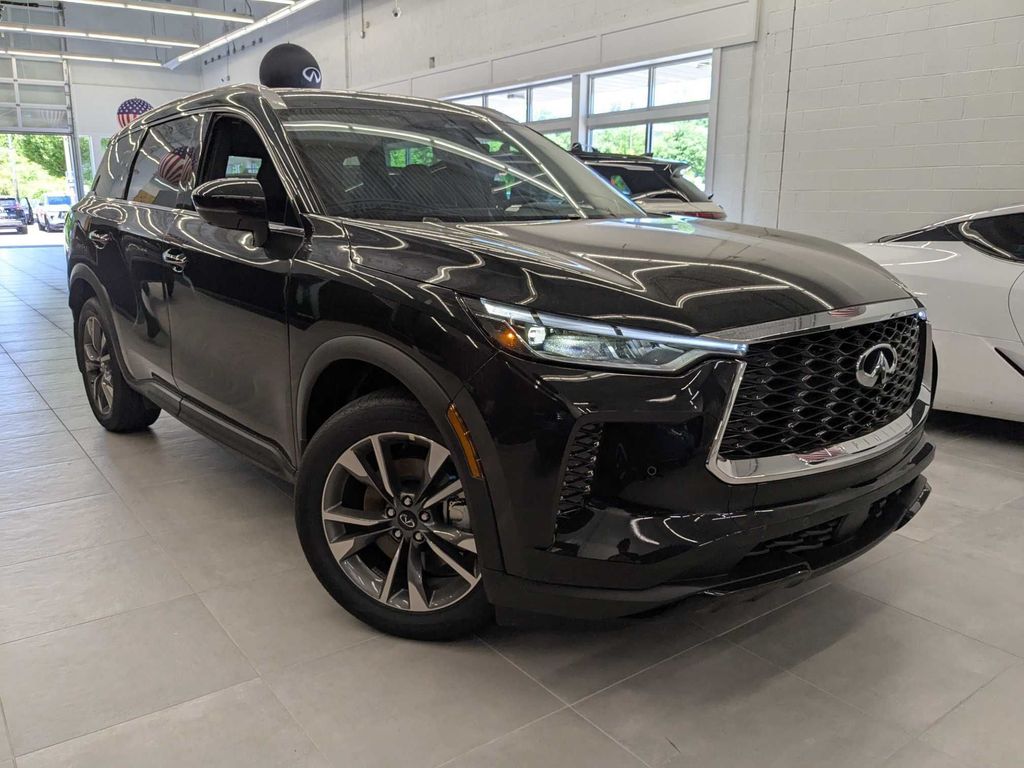 2025 INFINITI QX60 LUXE's photo