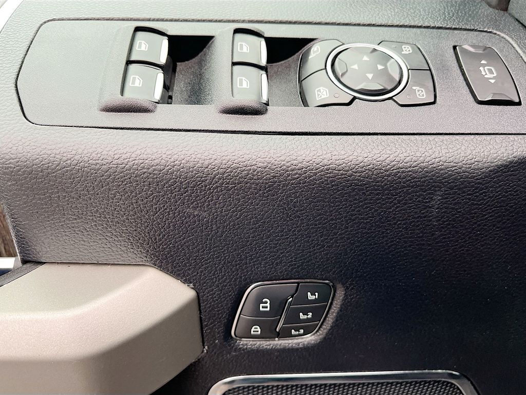 Used 2020 Gray Ford Lariat image 17