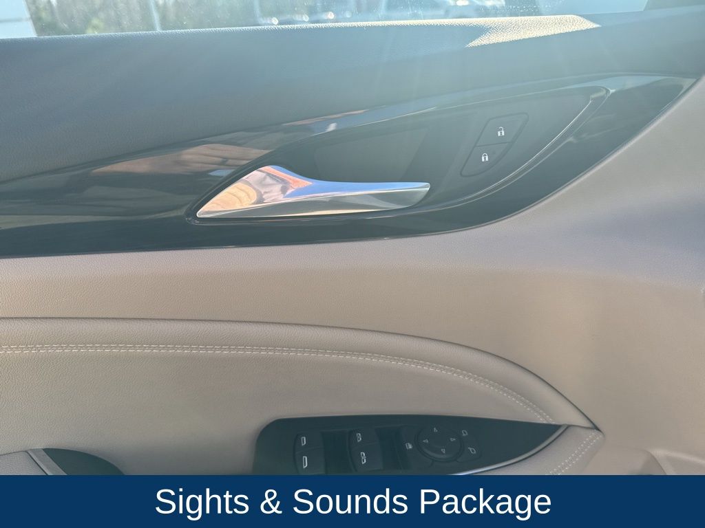 2019 Buick Regal TourX AWD Essence