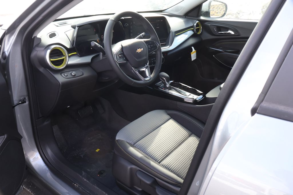 Thumbnail: 2026 Chevrolet Trax - 13