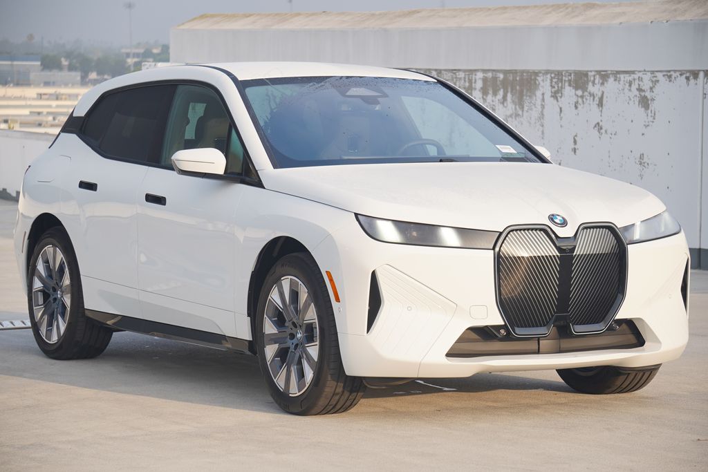 Thumbnail: 2026 BMW iX - 3