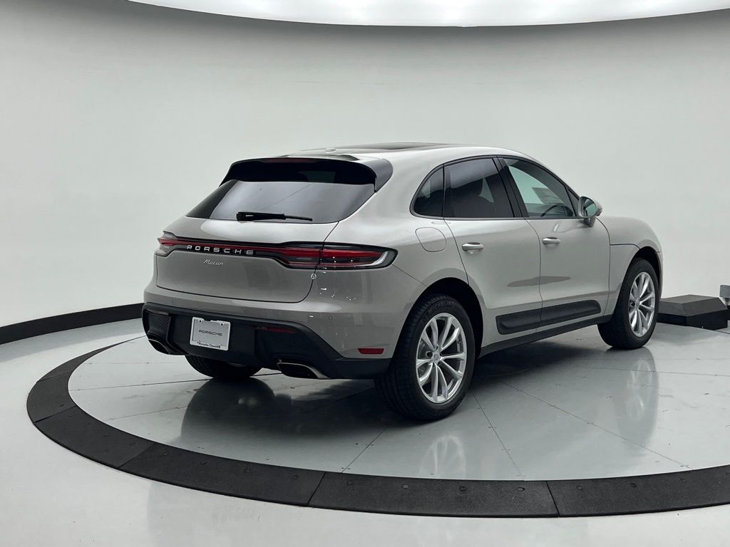 Thumbnail: 2026 Porsche Macan - 7