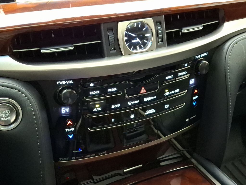 2019 Lexus LX 570 18