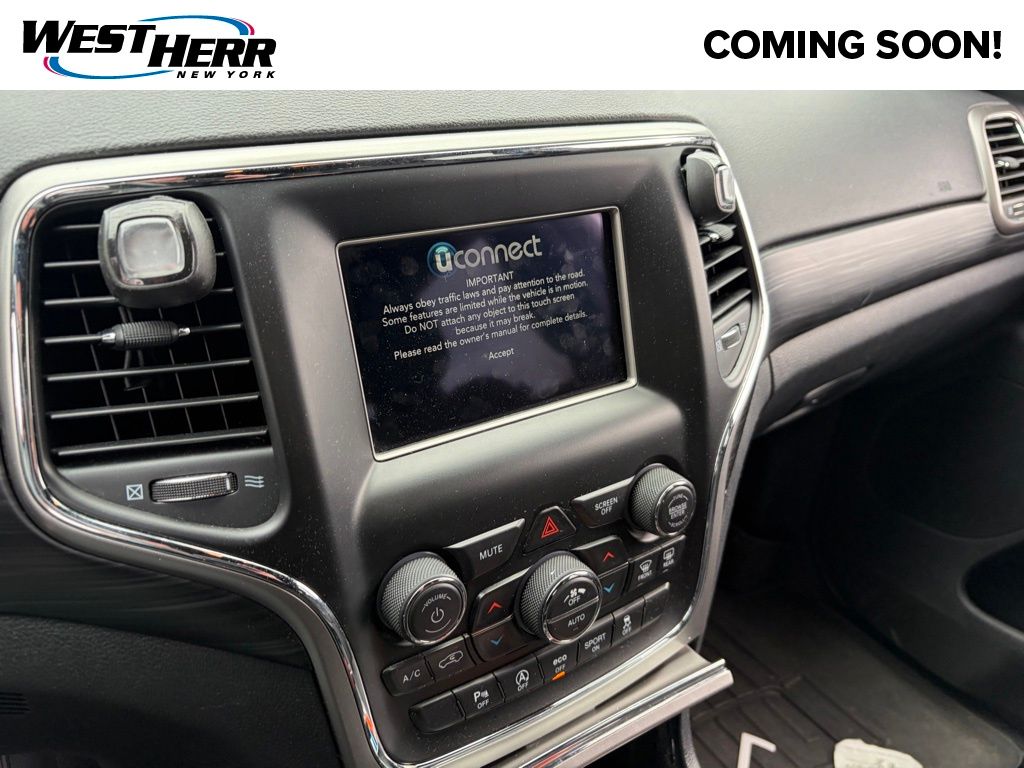 Used 2019 White Jeep Laredo E image 7