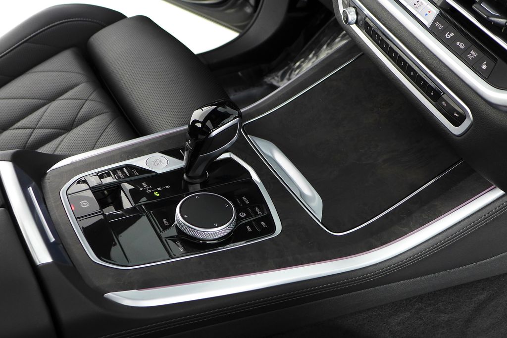 Thumbnail: 2023 BMW X5 - 15