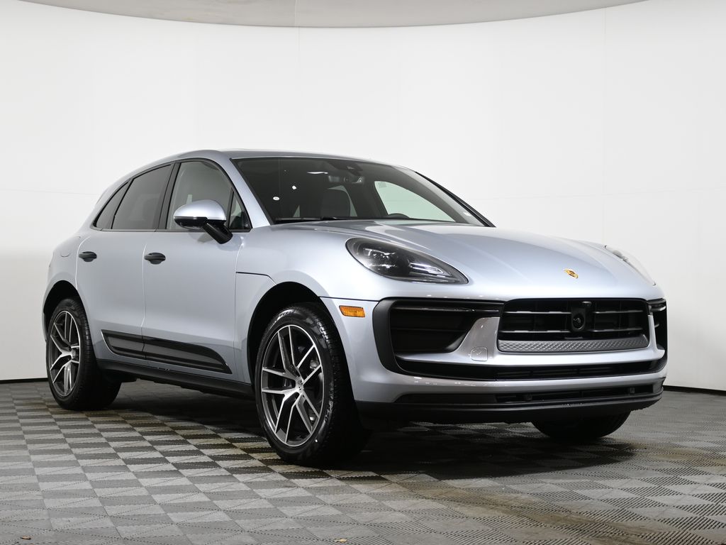 Thumbnail: 2026 Porsche Macan - 9