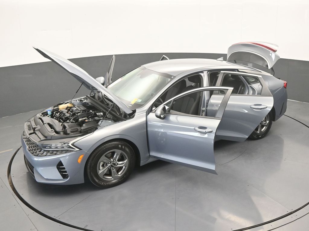 Used 2024 Everlasting Silver Kia LXS image 59