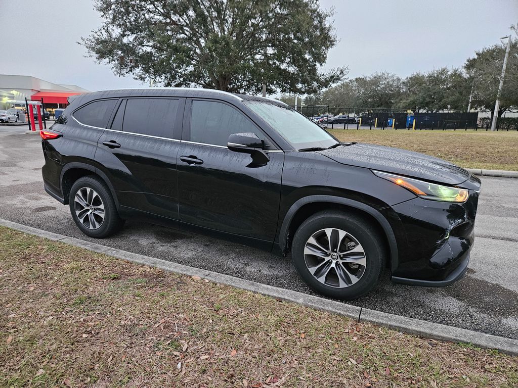 2021 Toyota Highlander XLE 7