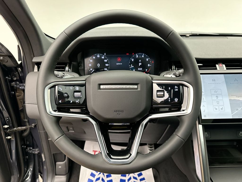 2025 Land Rover Discovery Sport SE 12