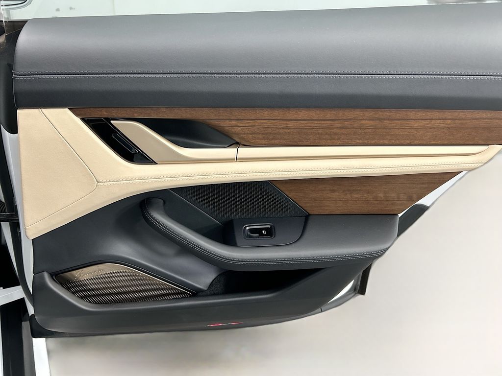 Thumbnail: 2020 Porsche Taycan - 26