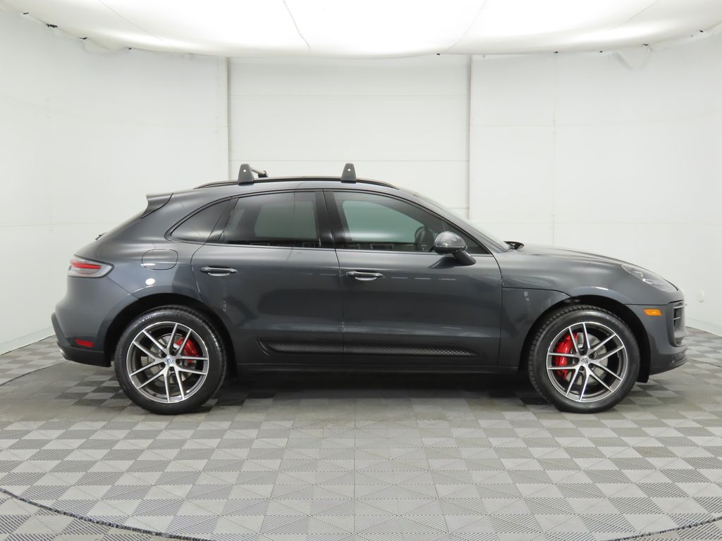 2022 Porsche Macan S 4