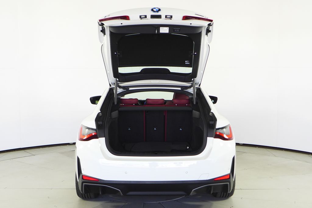 Thumbnail: 2023 BMW i4 - 10