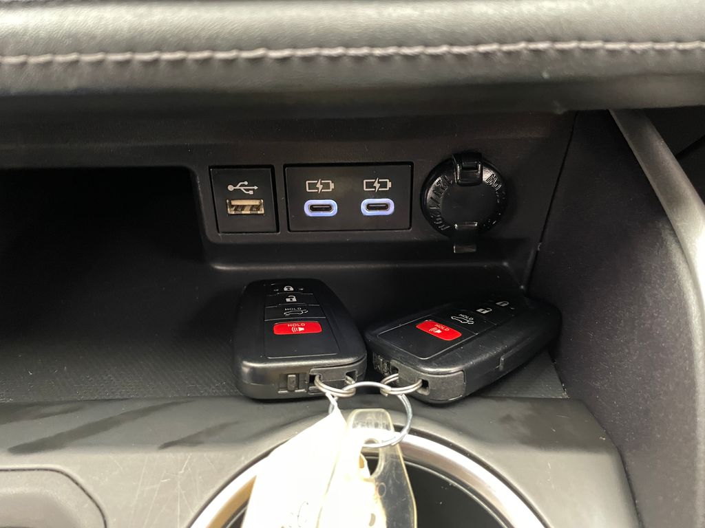 Thumbnail: 2023 Toyota Highlander - 28