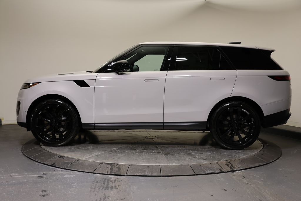 Thumbnail: 2026 Land Rover Range Rover Sport - 2