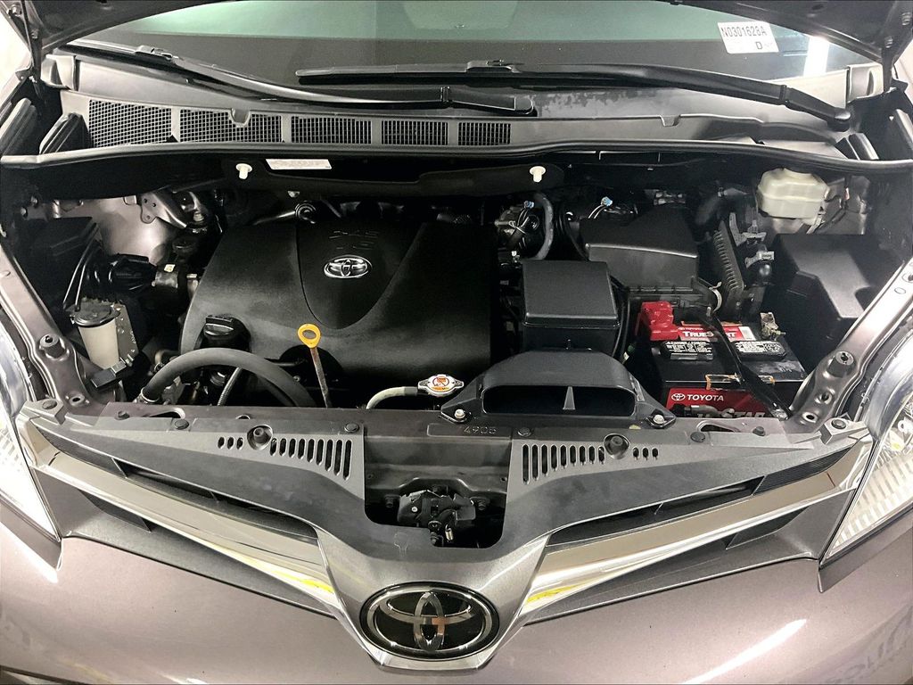 2020 Toyota Sienna — photo 28