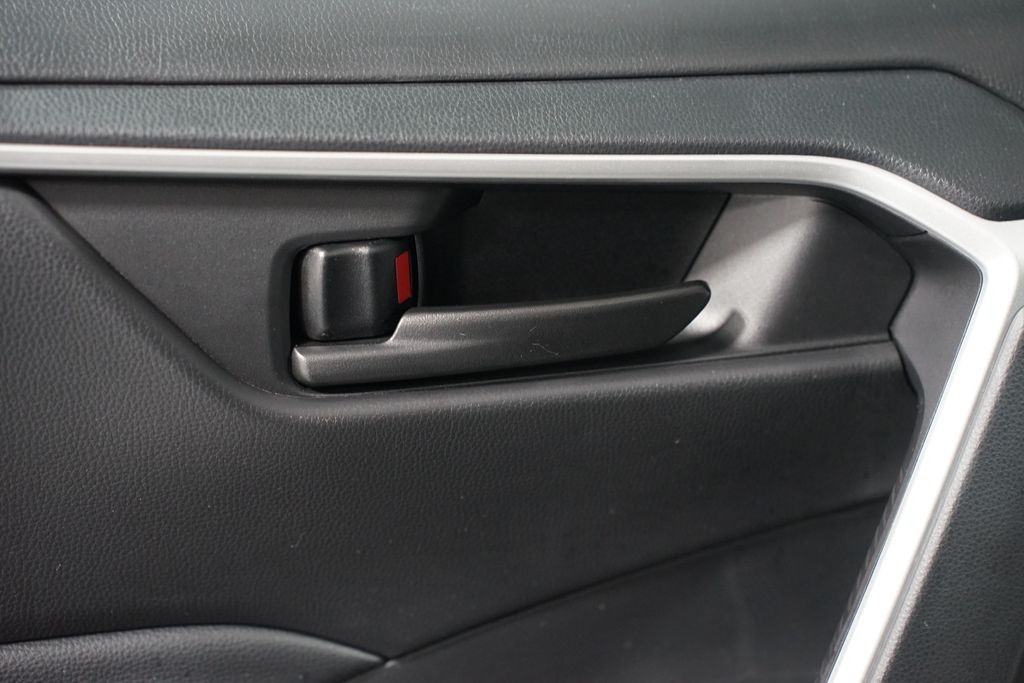 Thumbnail: 2023 Toyota RAV4 - 30