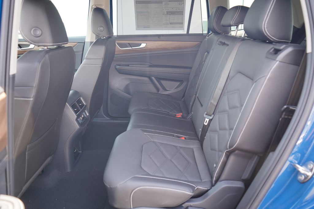 2025 Volkswagen Atlas SE 7