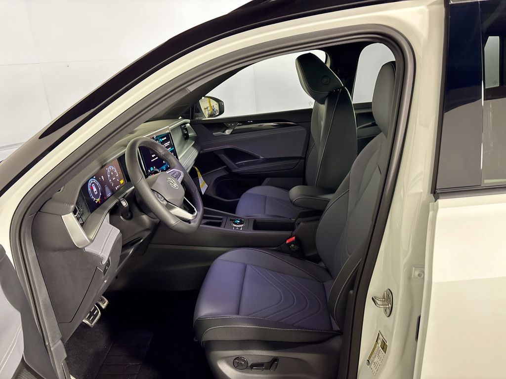 2025 Volkswagen Tiguan 2.0T SE R-Line Black