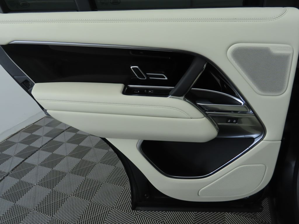 Thumbnail: 2025 Land Rover Range Rover - 28