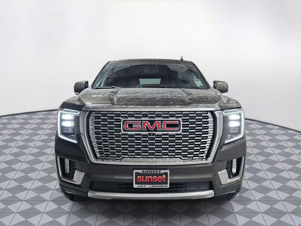 Used 2021  GMC Denali image 2