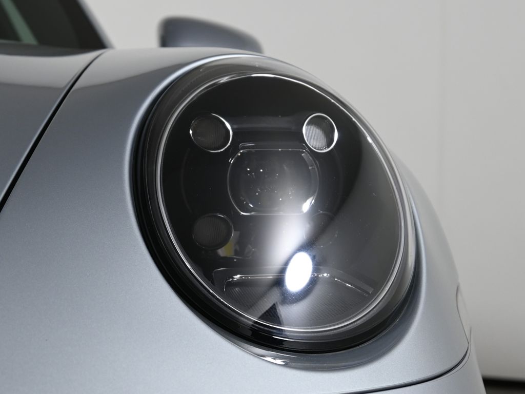 Thumbnail: 2022 Porsche 911 - 11