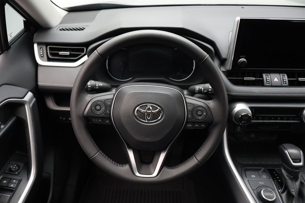 Thumbnail: 2025 Toyota RAV4 - 23