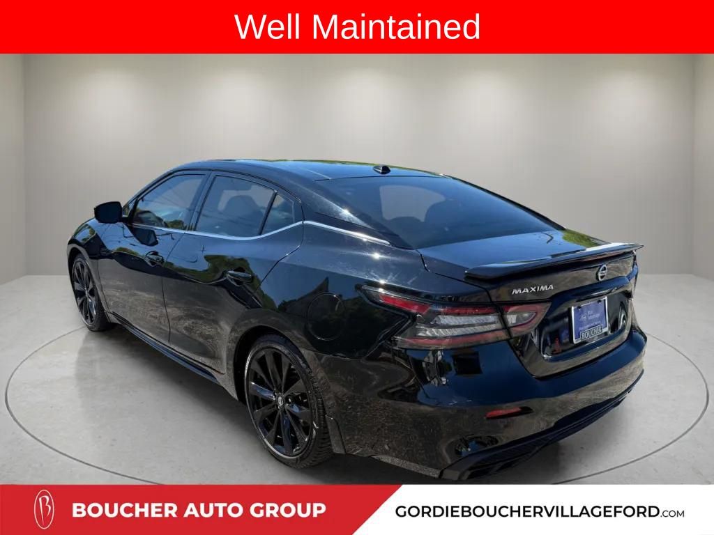 Certified Used 2021 Super Black Nissan SR image 5