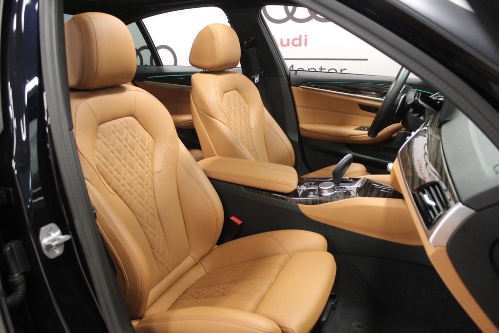 Thumbnail: 2023 BMW 5 Series - 26