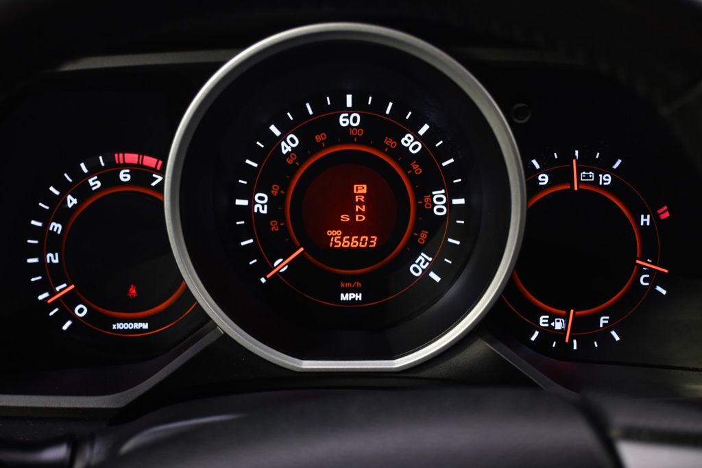 Used 2013  Toyota Limited image 26