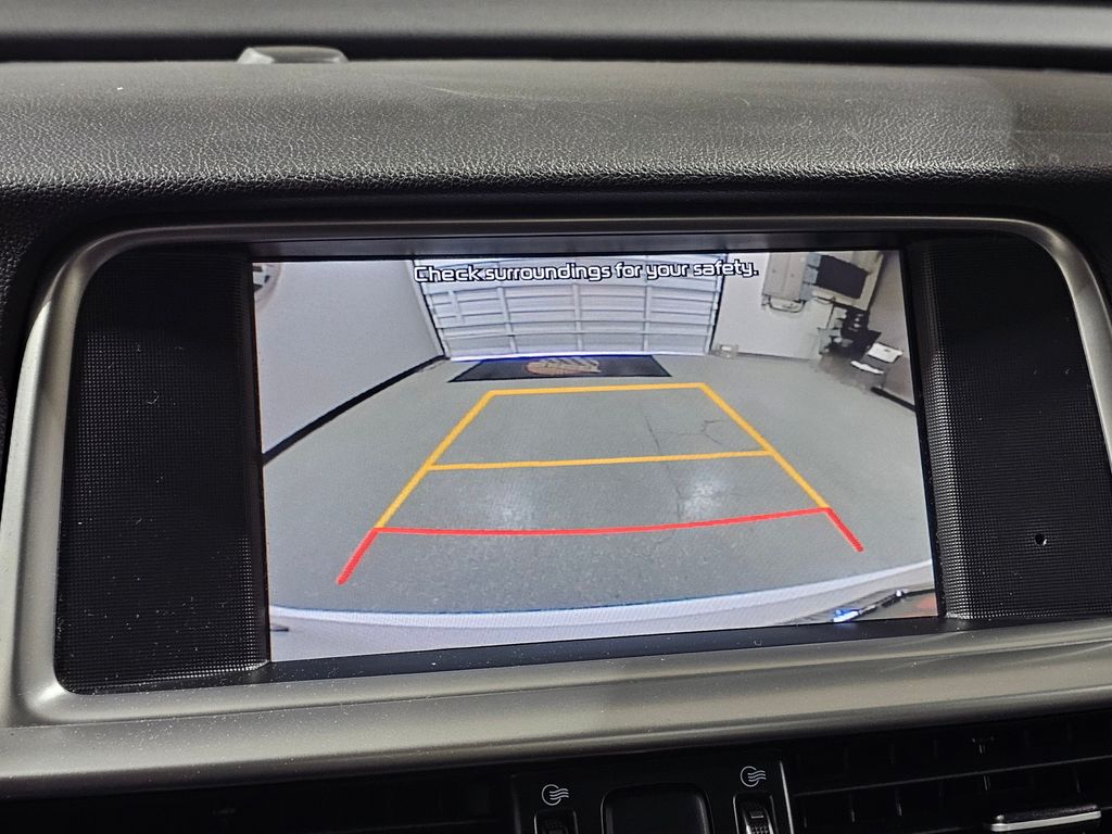 Used 2020 White Kia LX image 29