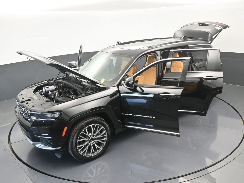 New 2025 Diamond Black Crystal Pearlcoat Jeep Summit image 75