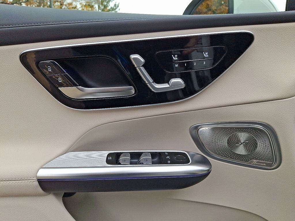 Thumbnail: 2025 Mercedes-Benz GLC - 8