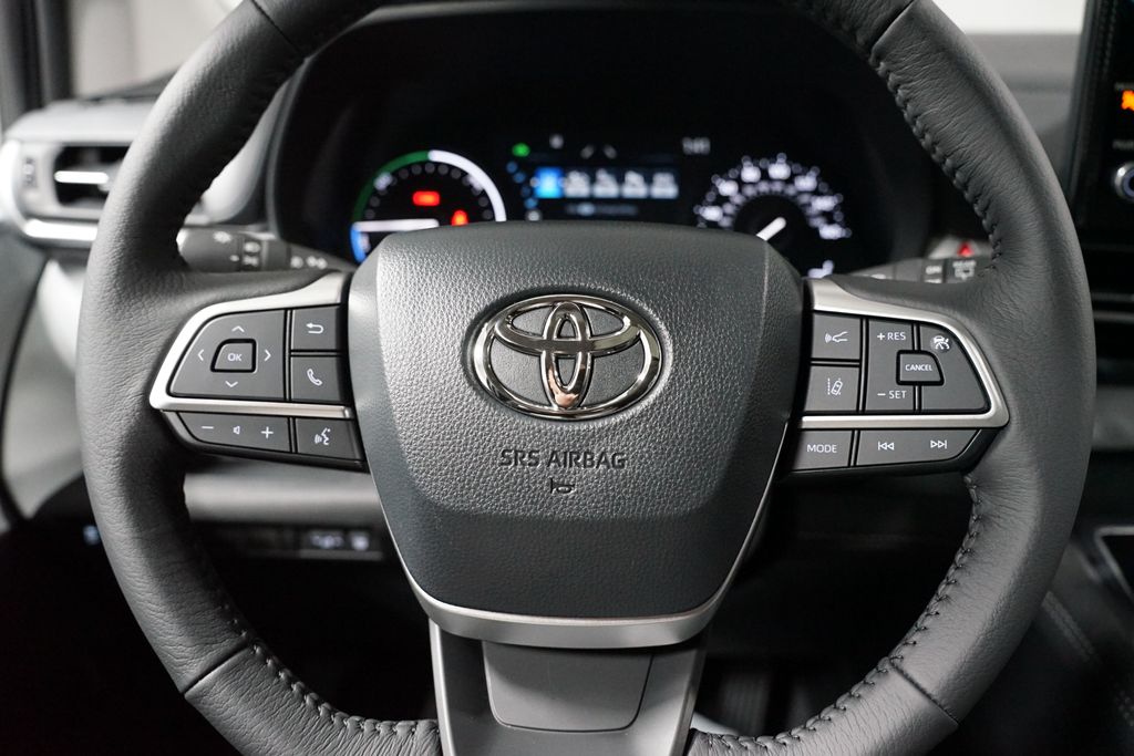 Thumbnail: 2026 Toyota Sienna - 12