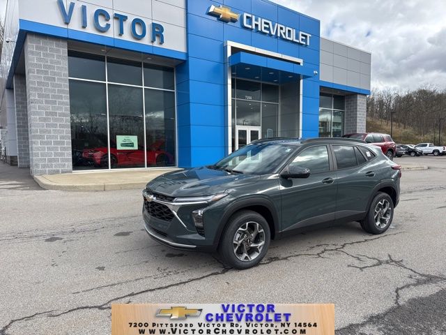 Sterling Gray Metallic 2025 Chevrolet Trax RS with 1RS FWD SUV / Crossover Front-Wheel Drive 6-Speed Automatic