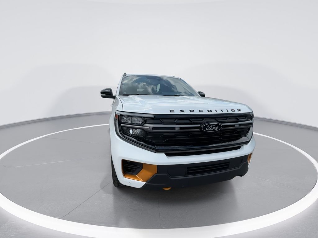 New 2026 Star White Metallic Tri-Coat Ford Tremor® image 2