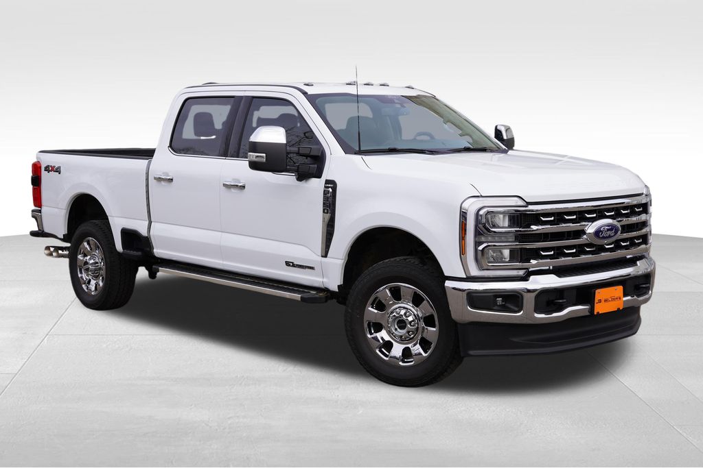 Oxford White 2026 Ford F-350 Super Duty Pickup Truck Four-Wheel Drive Automatic