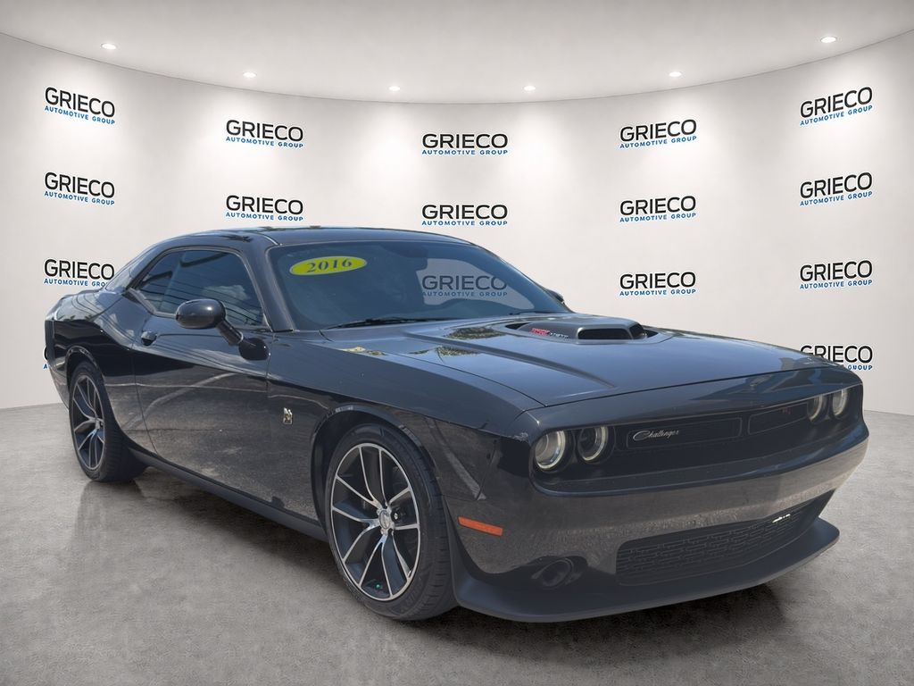 Pitch Black Clearcoat 2016 Dodge Challenger Coupe Rear-Wheel Drive 6-Speed Manual