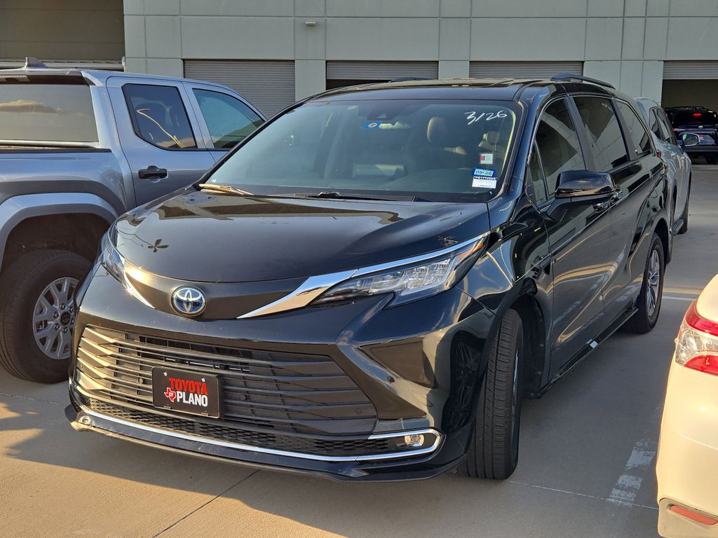 Midnight Black Metallic 2023 Toyota Sienna XLE 7-Passenger FWD Minivan Front-Wheel Drive Continuously Variable Transmission
