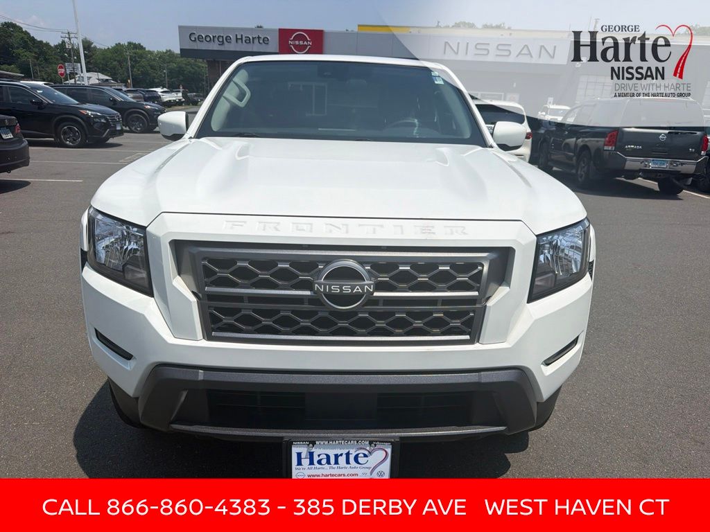 2024 Nissan Frontier SV