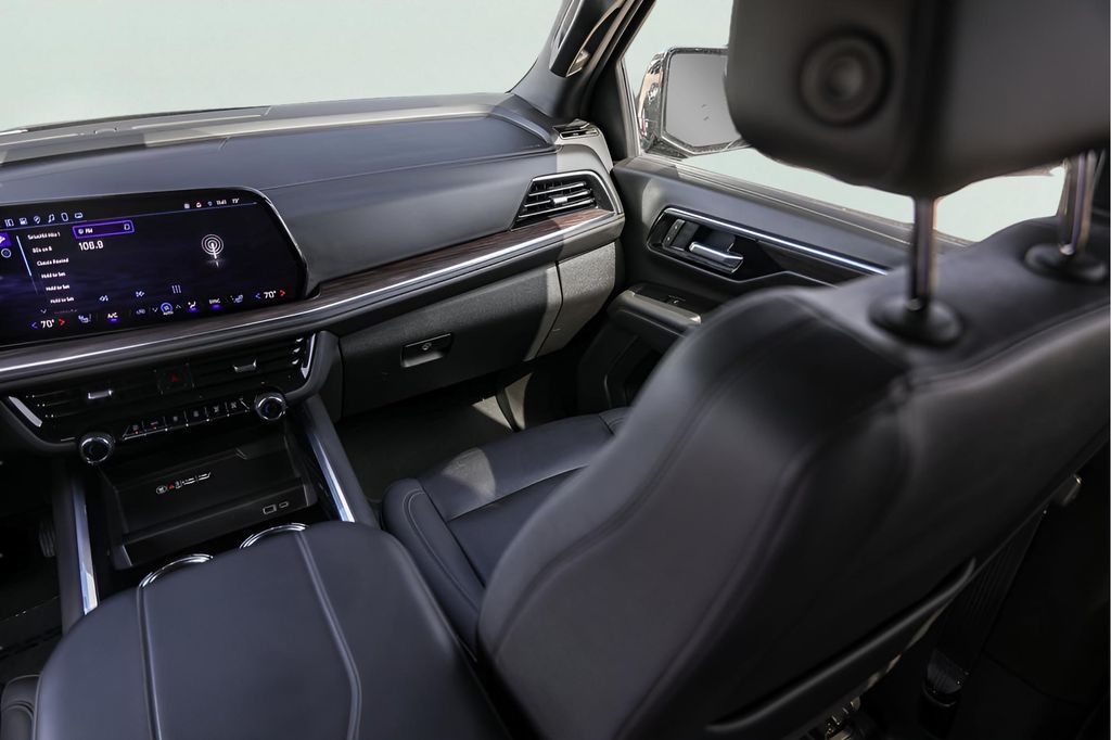 Used Car 2025 Chevrolet Suburban  Z71 For Sale Under $70,000 In Austin, Texas