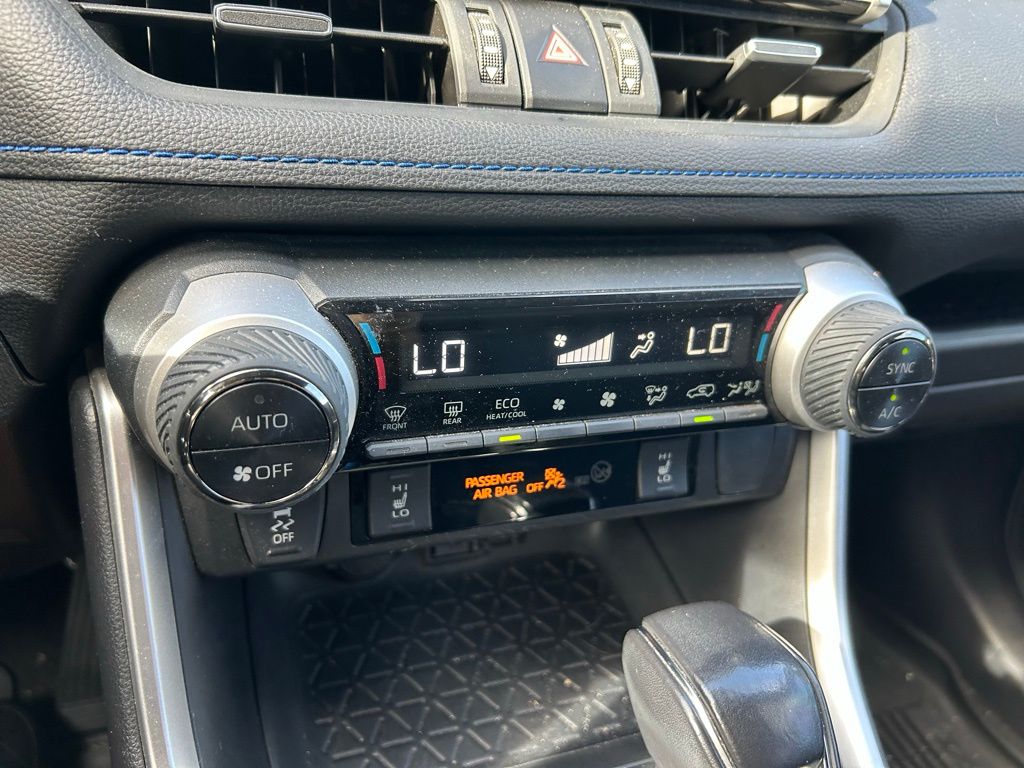 Thumbnail: 2022 Toyota RAV4 - 26