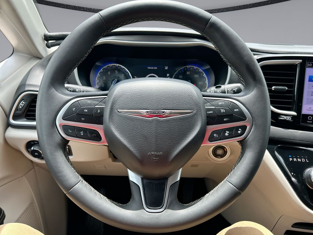 Thumbnail: 2024 Chrysler Pacifica - 15